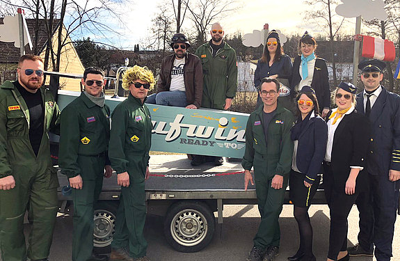 Team der VP Lengenfeld beim Faschingsumzug
