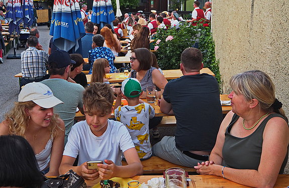 Gute Stimmung beim Fest im Hof 2024