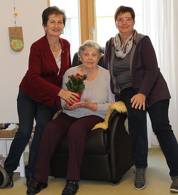 Bertha_Schmidt_90.jpg 